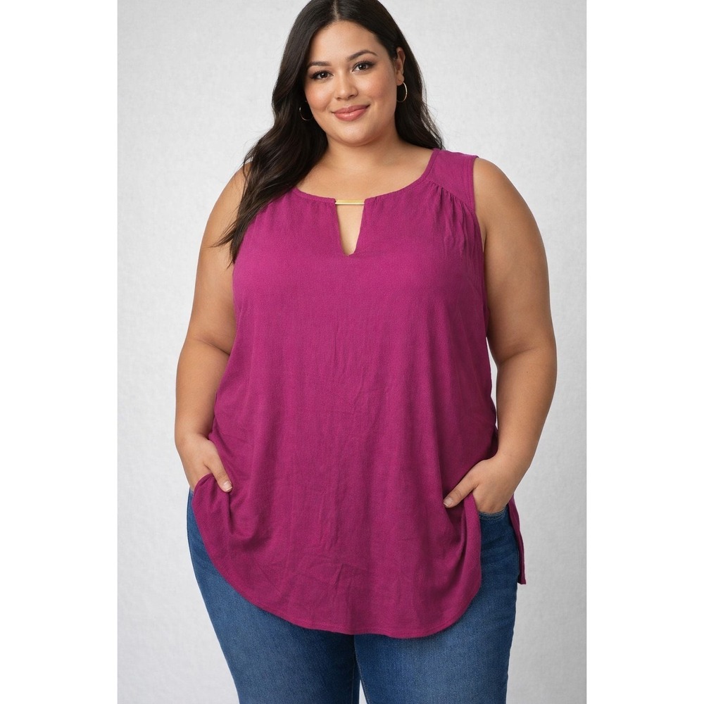 TORRID Size 2/2X Magenta Crepe Metal Keyhole Sleeveless Blouse‎ -2740